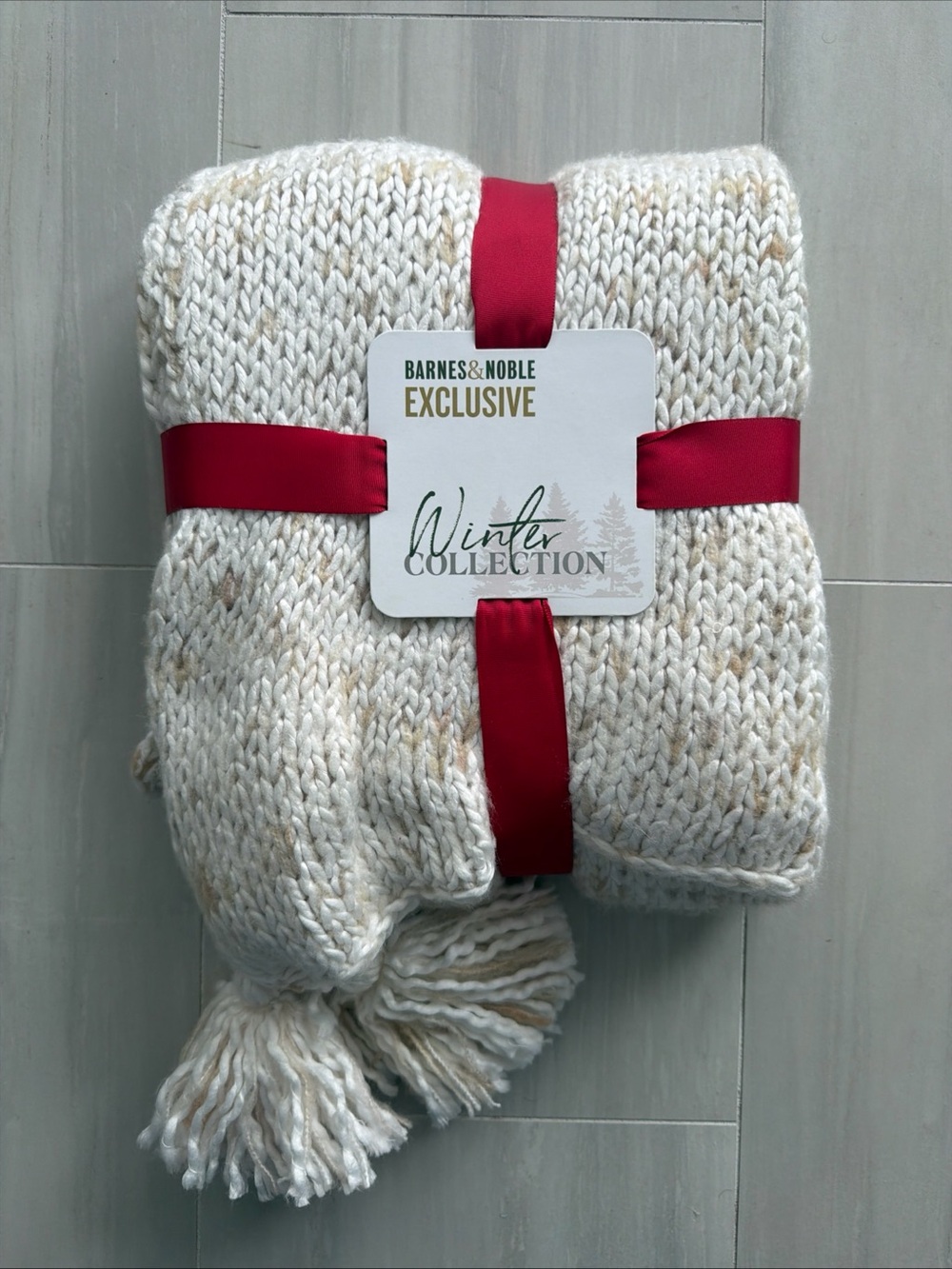Barnes & Noble Cream Speckled Knit Throw with Tassels